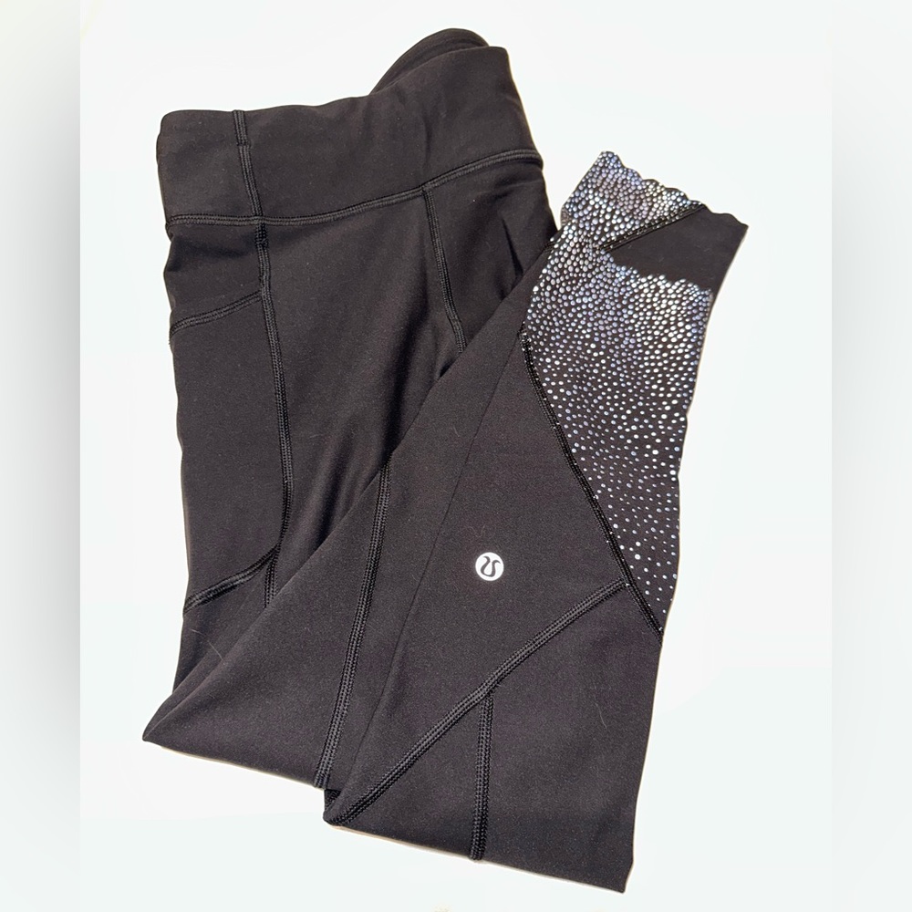 Black Lululemon reflective leggings